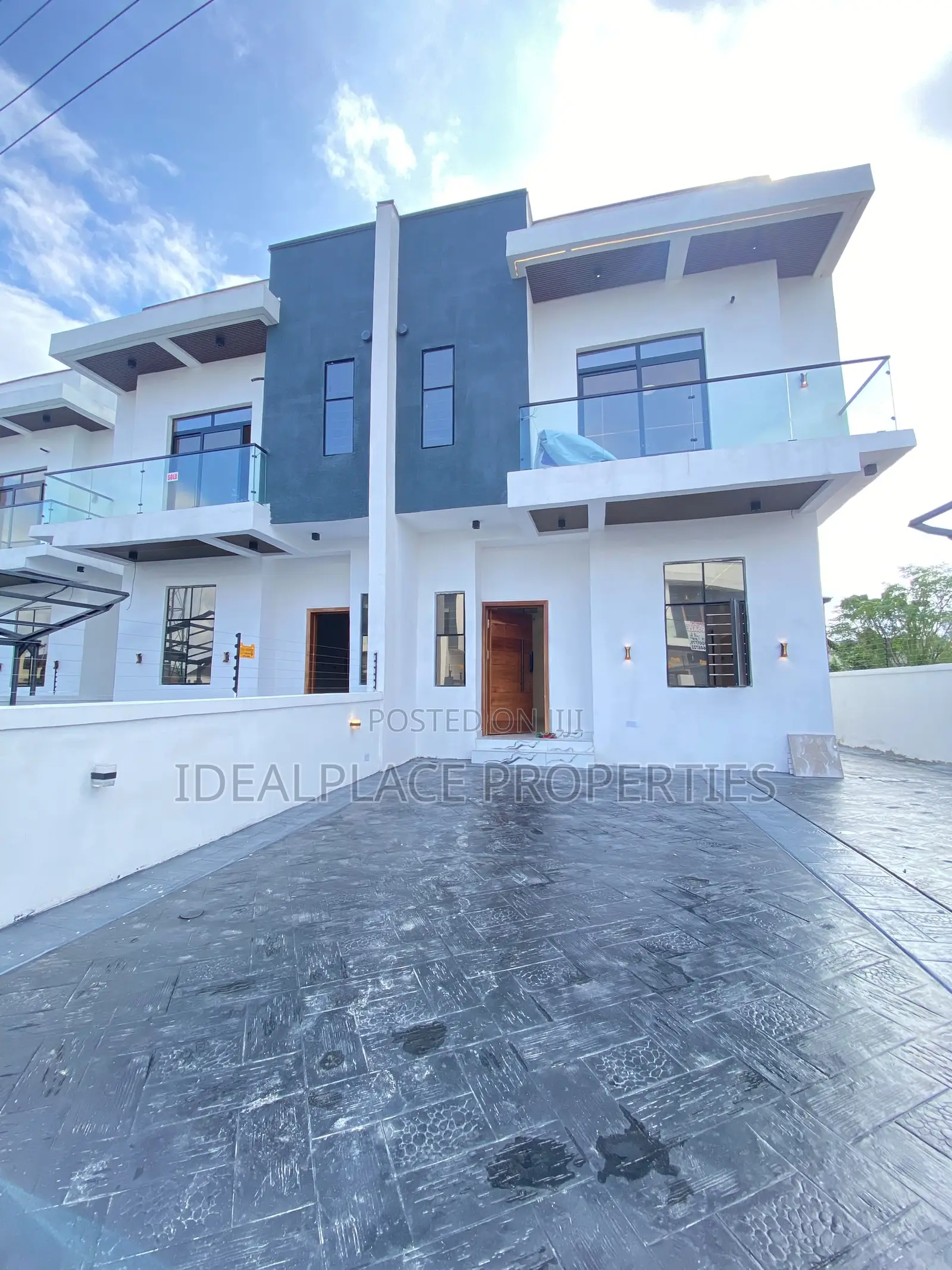 4bdrm Duplex in Sangotedo for sale