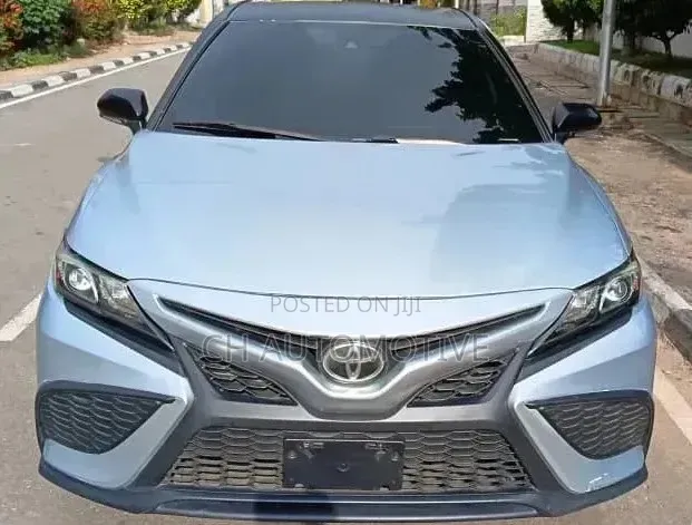 Toyota Camry SE Nightshade 2022 Silver