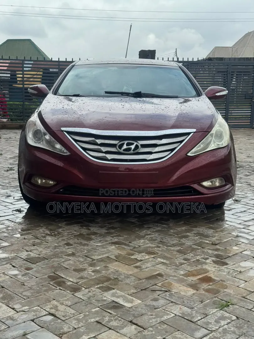 Hyundai Sonata 2011 Red