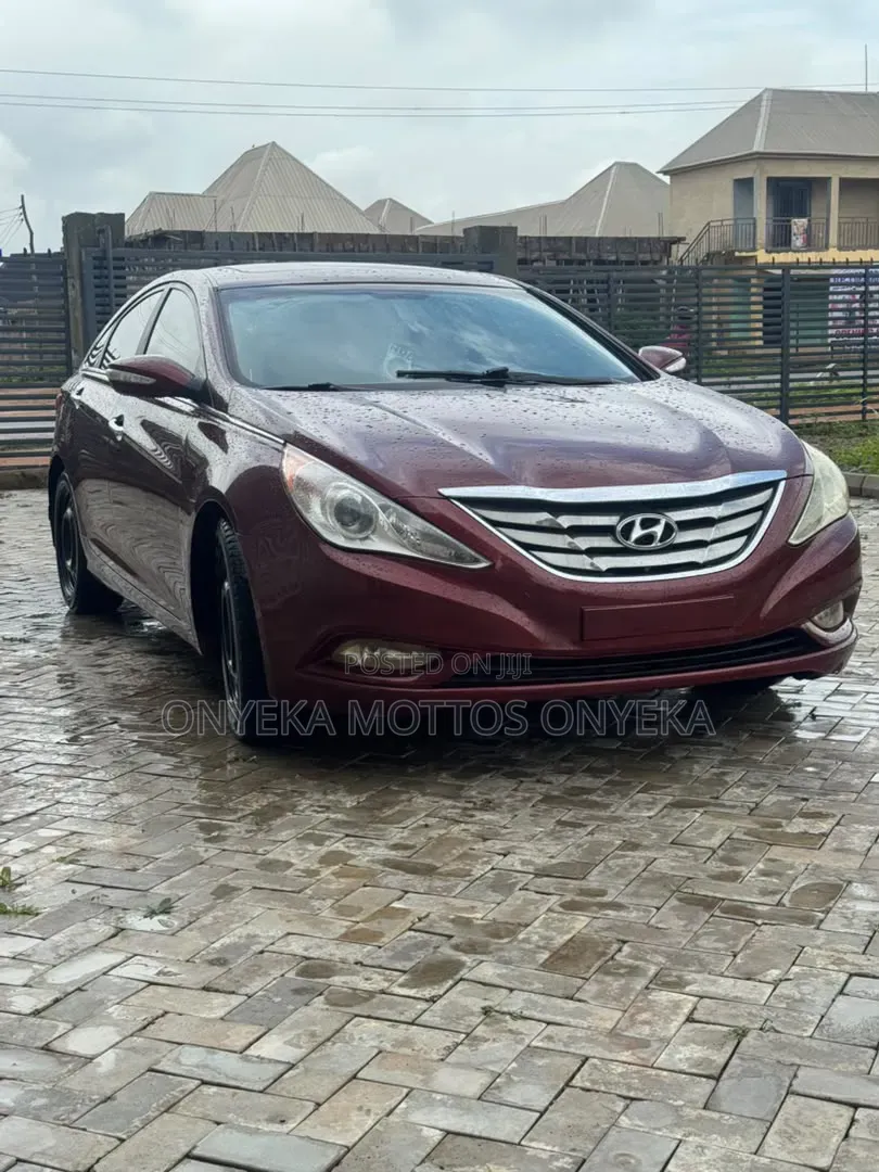 Hyundai Sonata 2011 Red