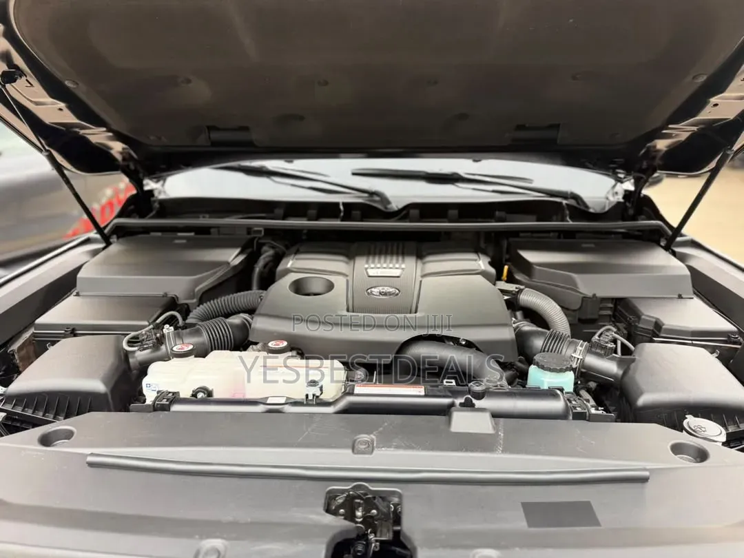 New Toyota Land Cruiser Base 4WD 2026 Black