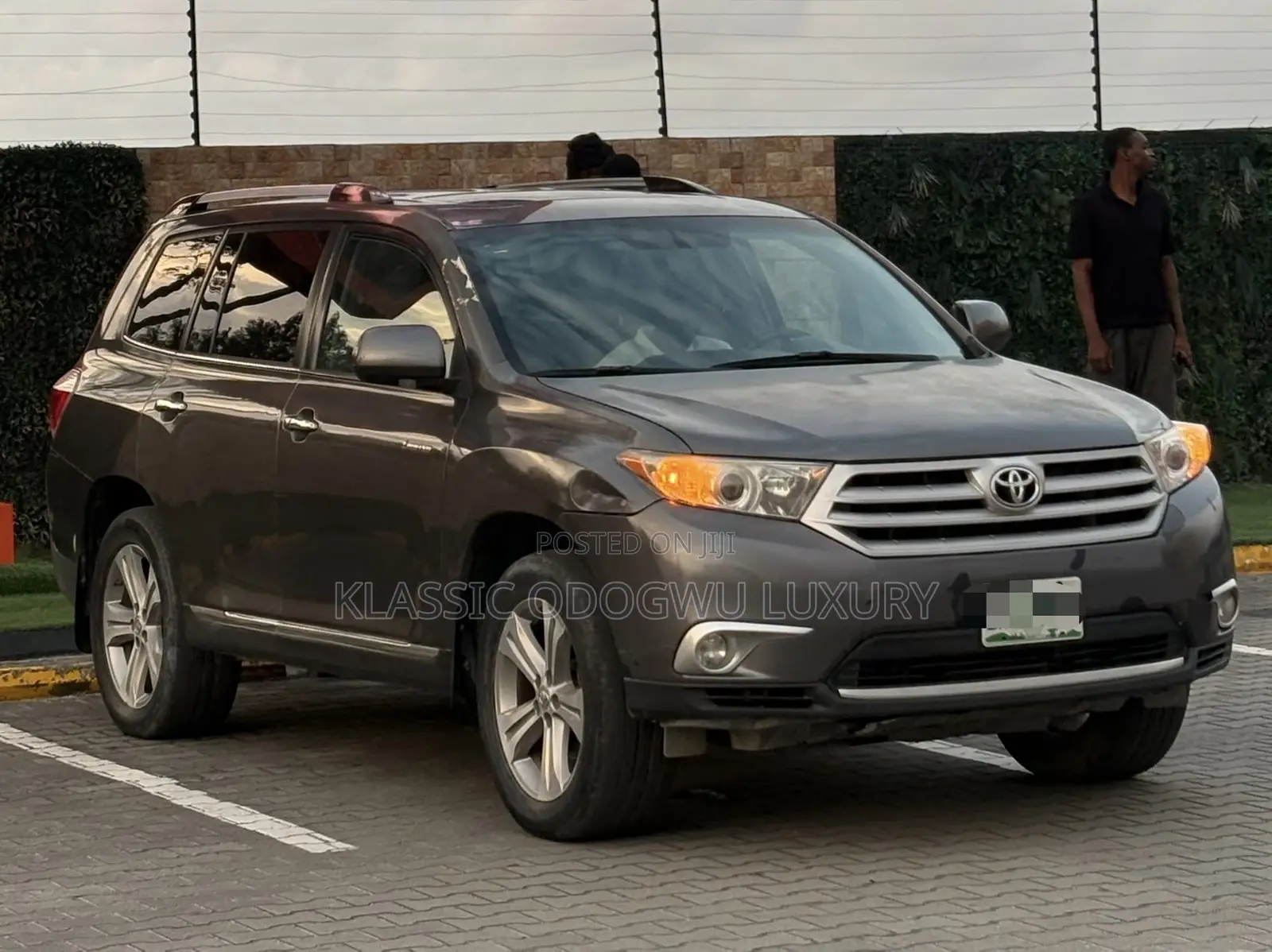 Toyota Highlander Limited Platinum 4dr SUV AWD (3.5L 6cyl 6A) 2014 Gray