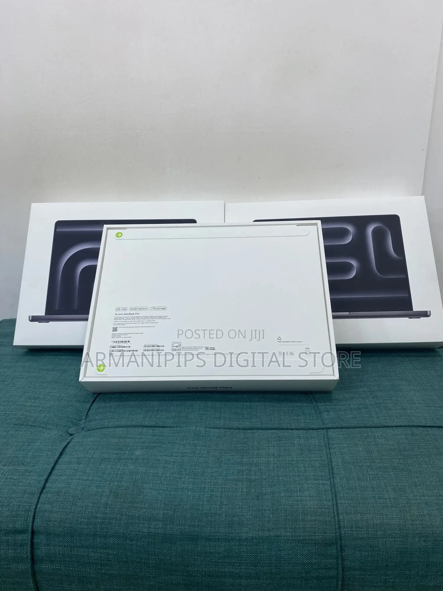 New Laptop Apple MacBook Pro 2025 M5 24GB SSD 1T