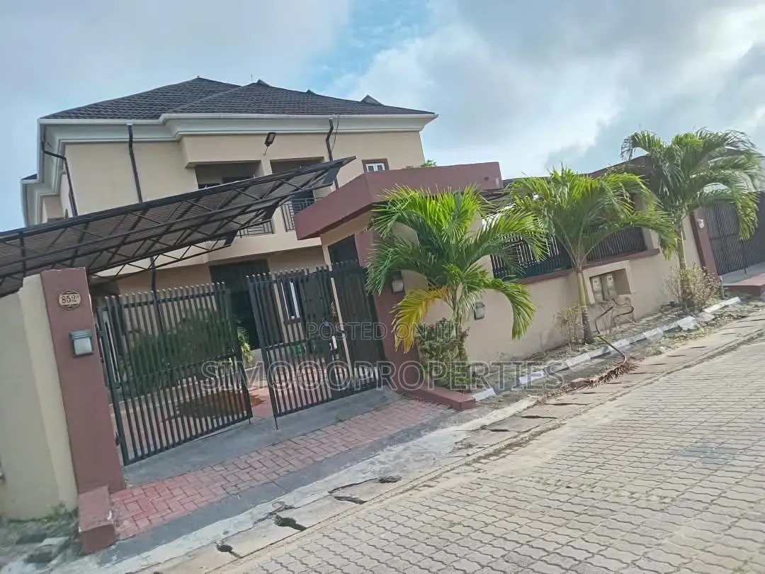 5bdrm Duplex in Mayfair, Awoyaya for sale