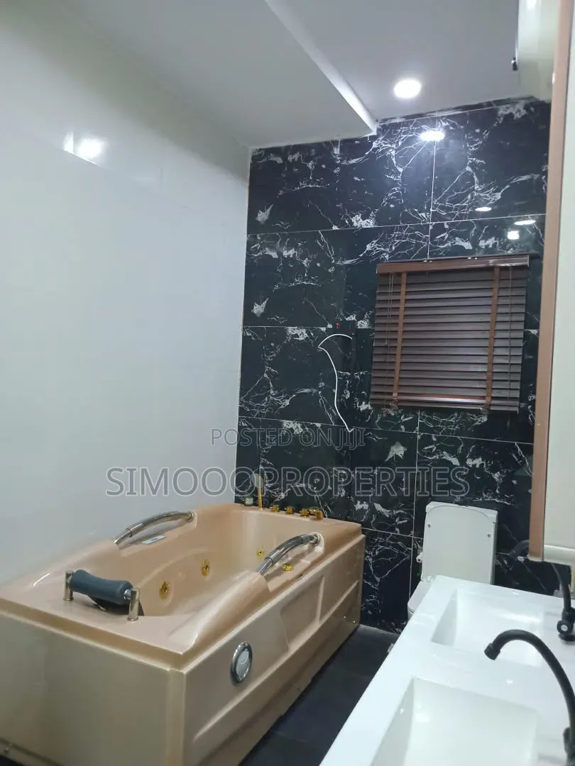 5bdrm Duplex in Mayfair, Awoyaya for sale