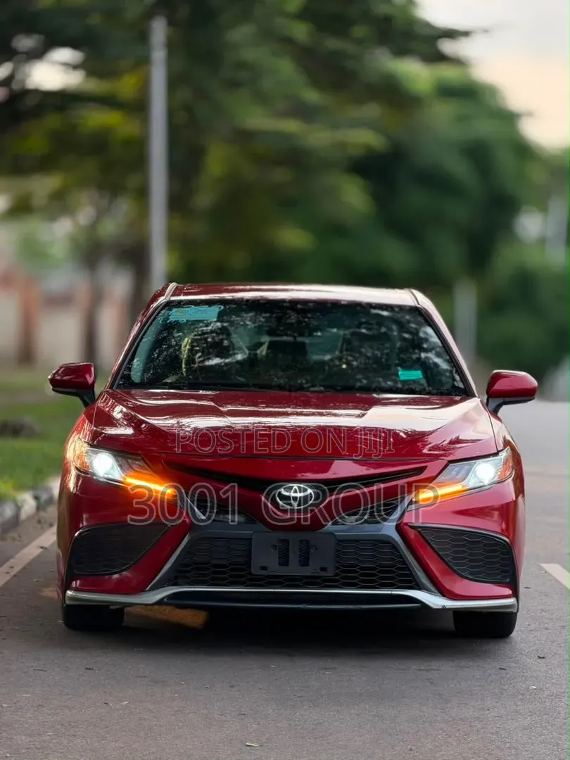Toyota Camry 2020 Red