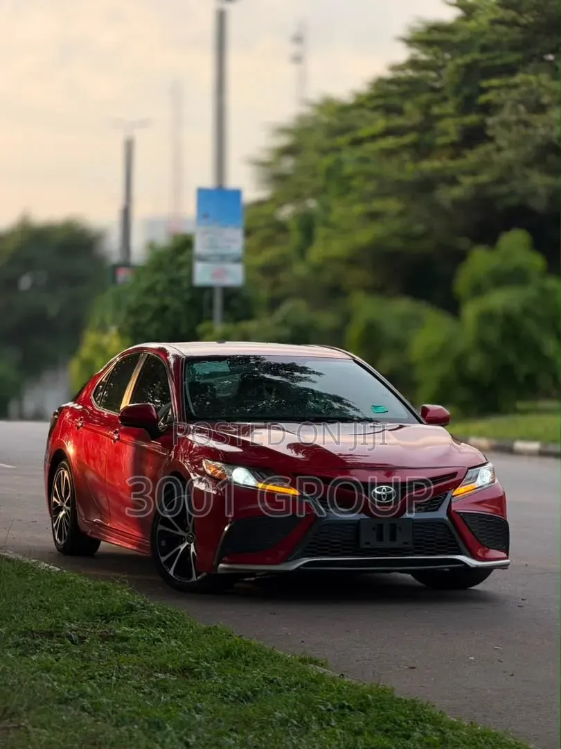 Toyota Camry 2020 Red