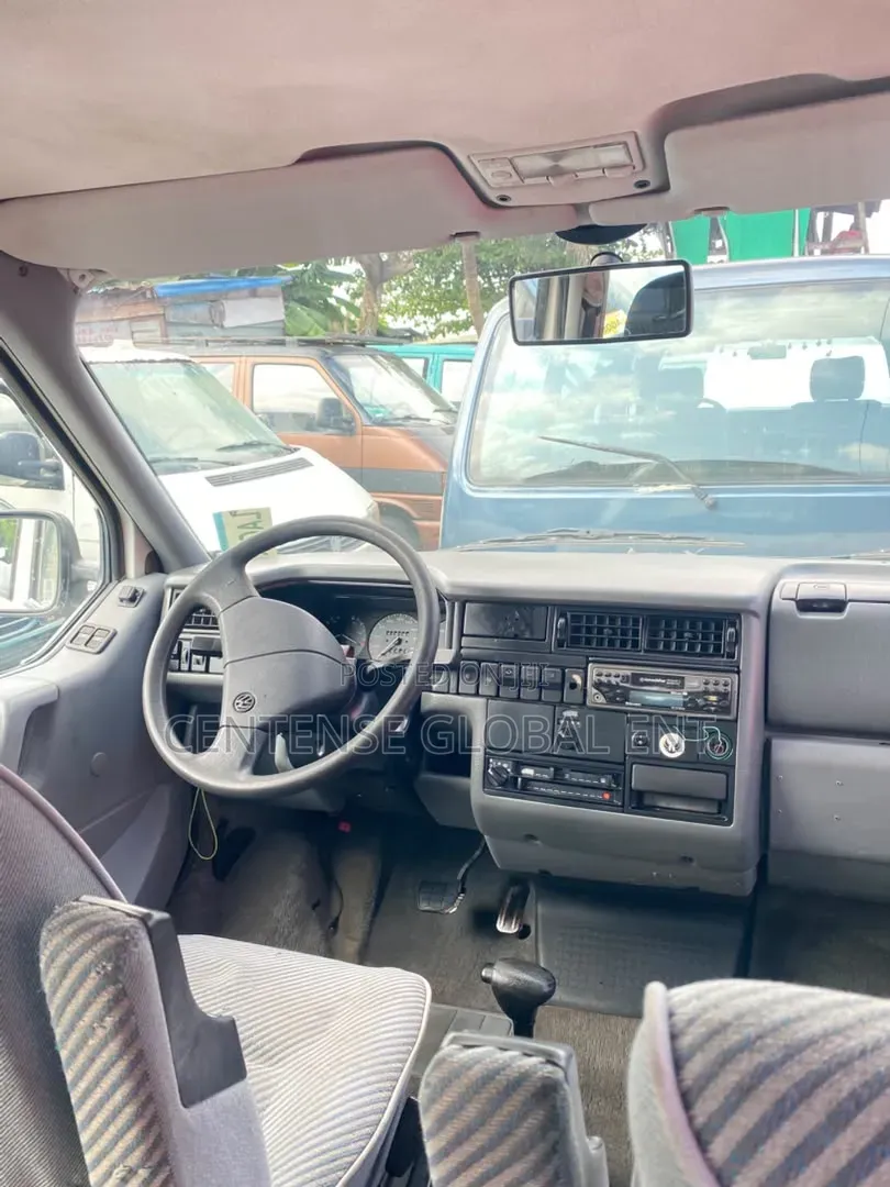 Volkswagen Transporter 2002 White