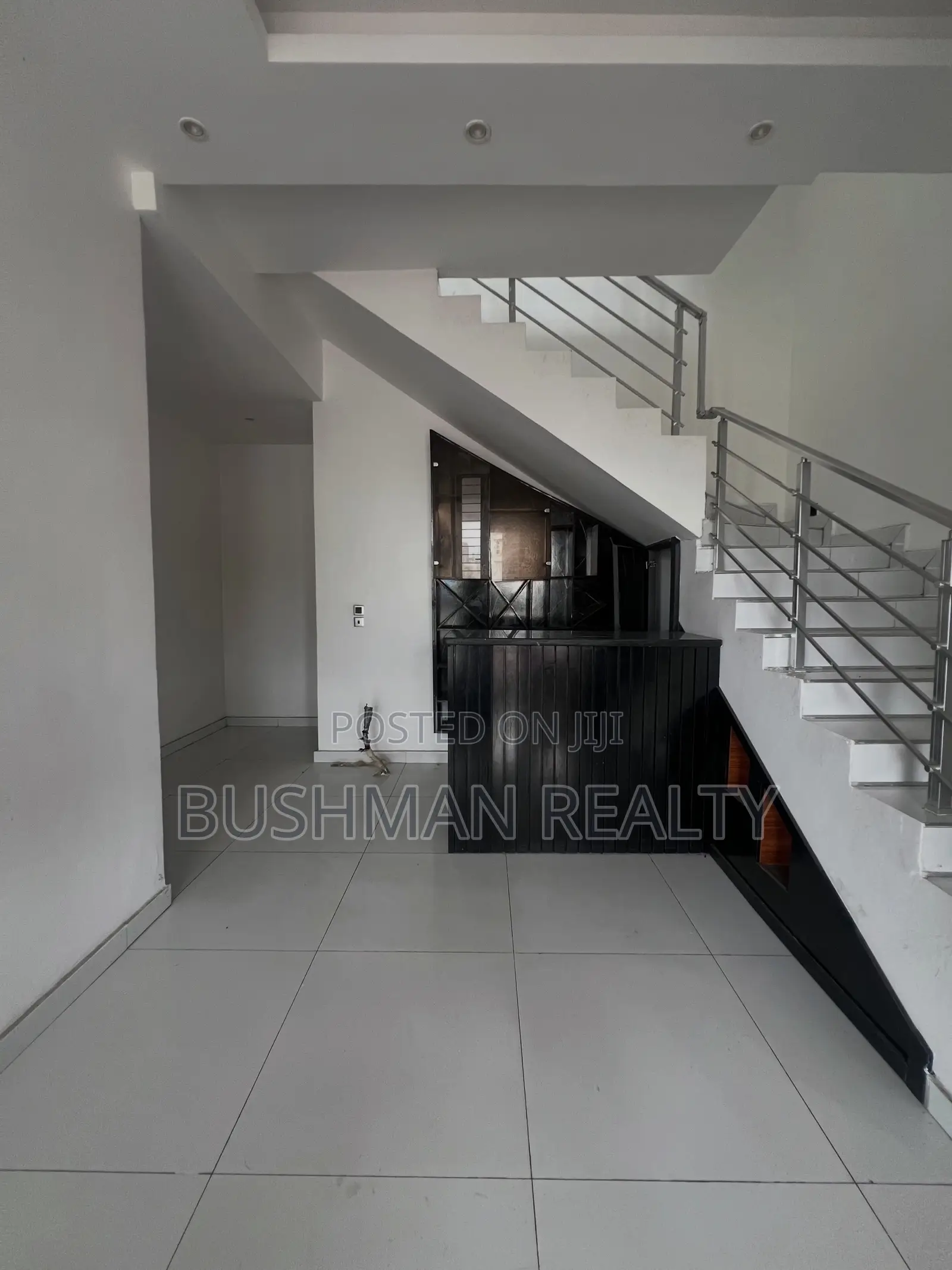 4bdrm Duplex in Lekki Phase 1 for rent