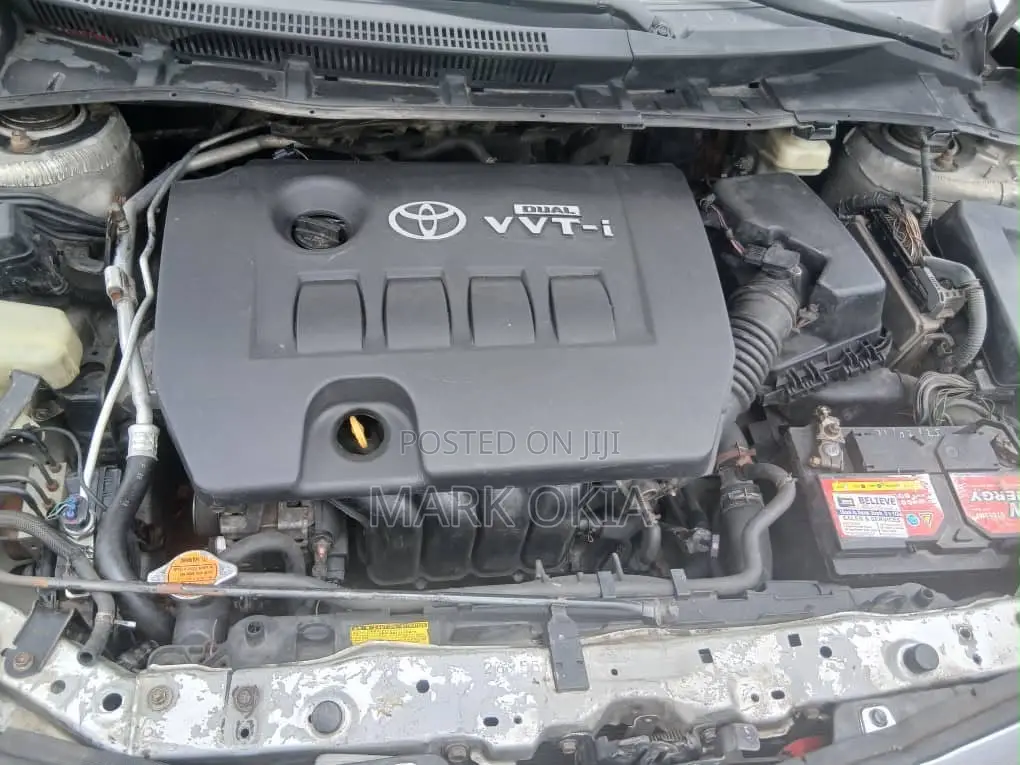 Toyota Corolla 2010 Silver