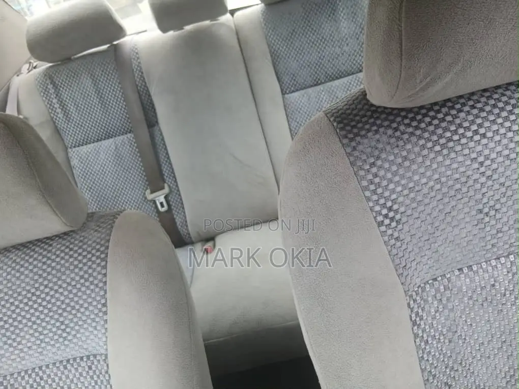 Toyota Corolla 2010 Silver