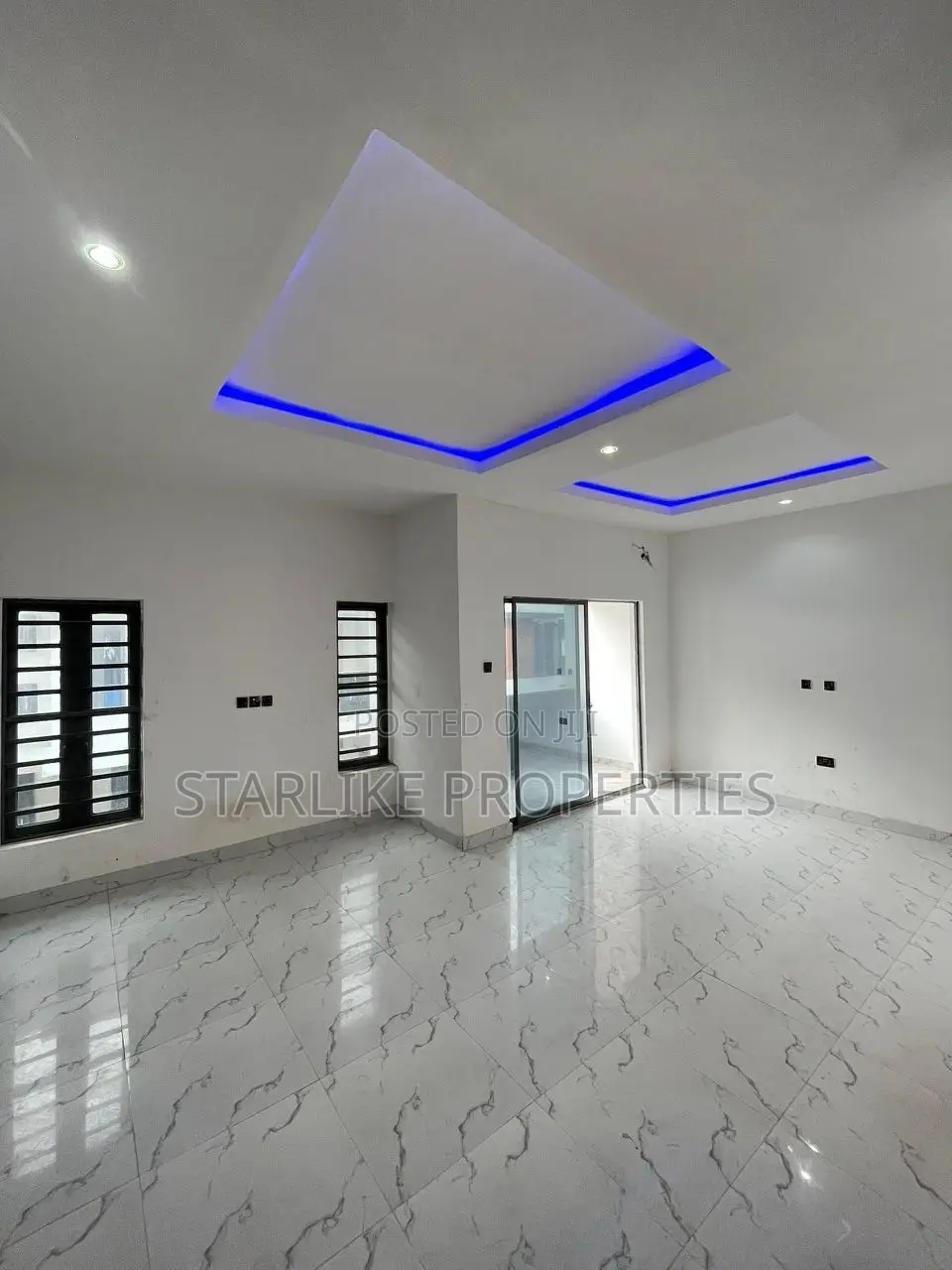 4bdrm House in Lekki Expressway for sale