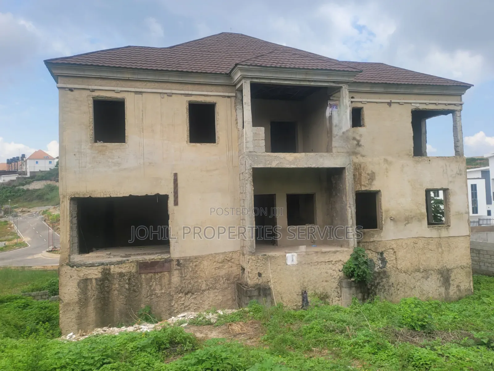 5bdrm Duplex in Naf Valley Estate for sale