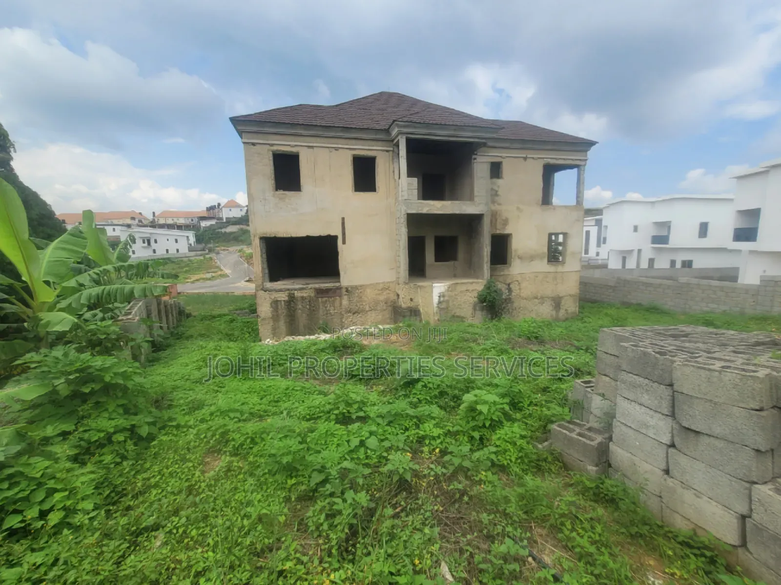 5bdrm Duplex in Naf Valley Estate for sale