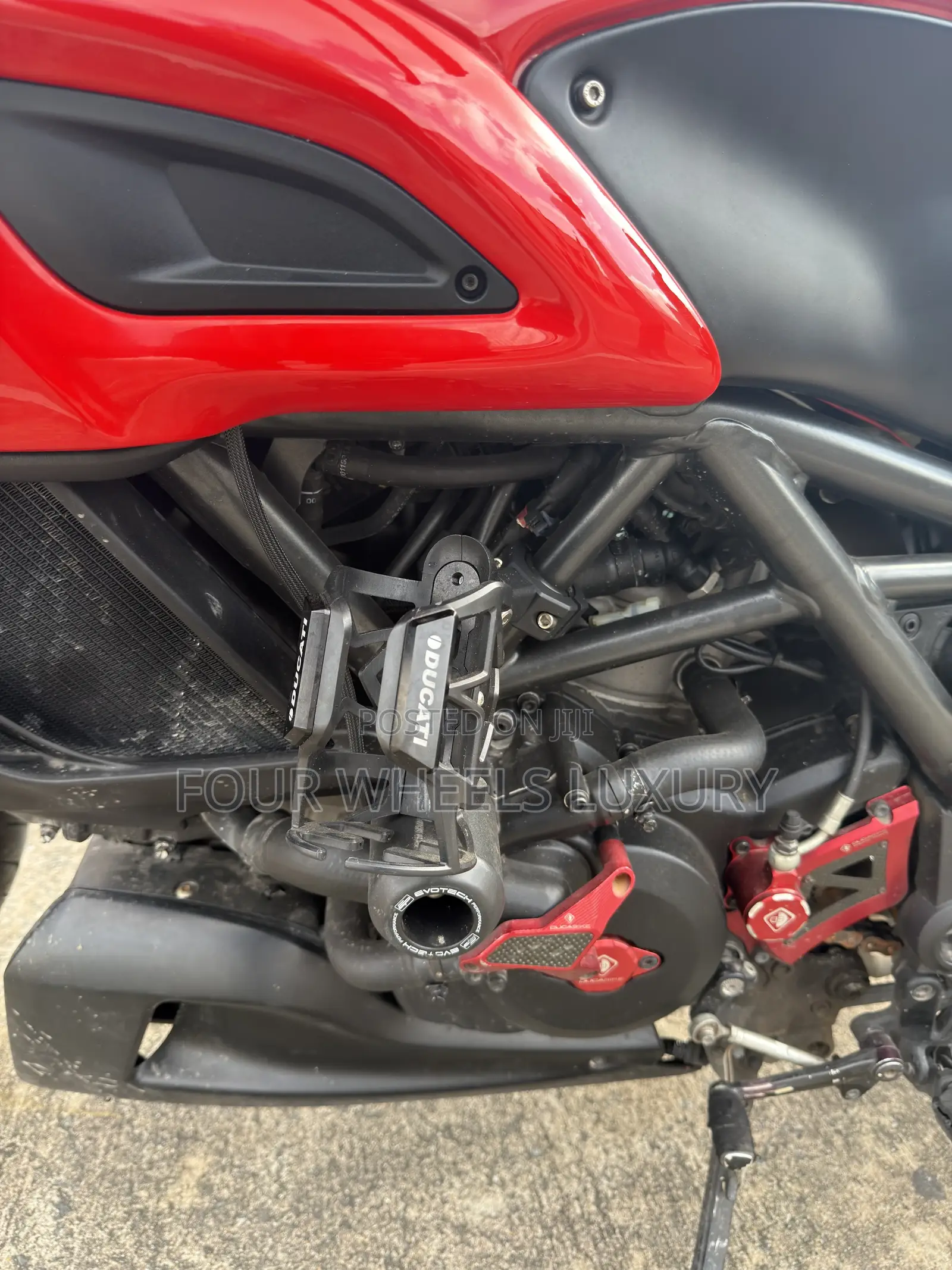 Ducati Diavel 1260 2016 Red