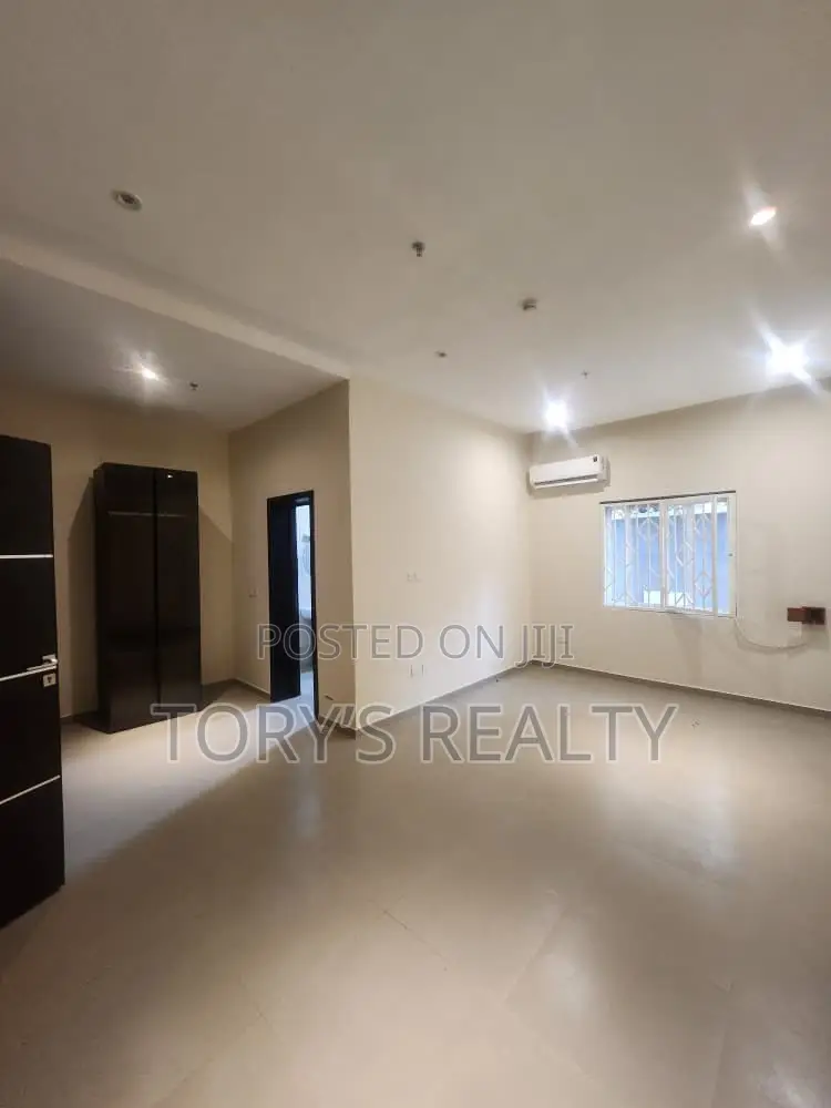 17bdrm Apartment in Ikoyi S.W for rent