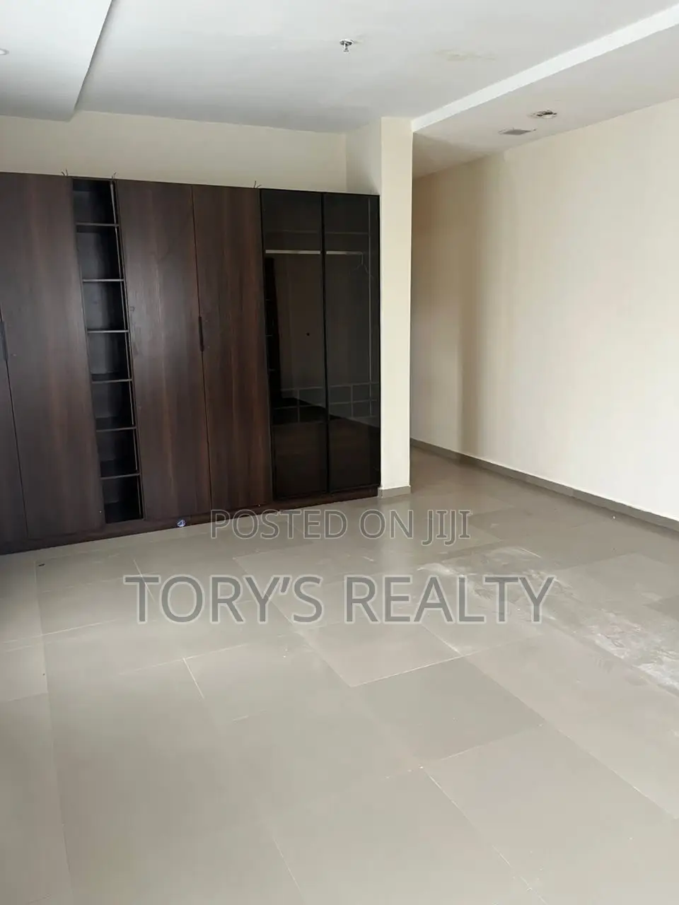 17bdrm Apartment in Ikoyi S.W for rent