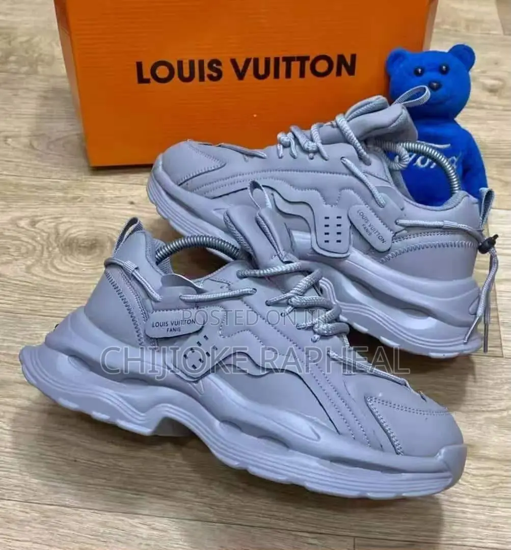 Louis Vuitton Tech Runner Chunky Sneakers