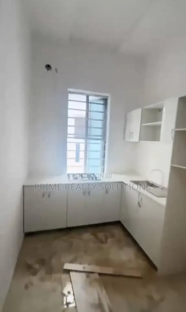 Mini Flat in Lekki Phase 1 for rent