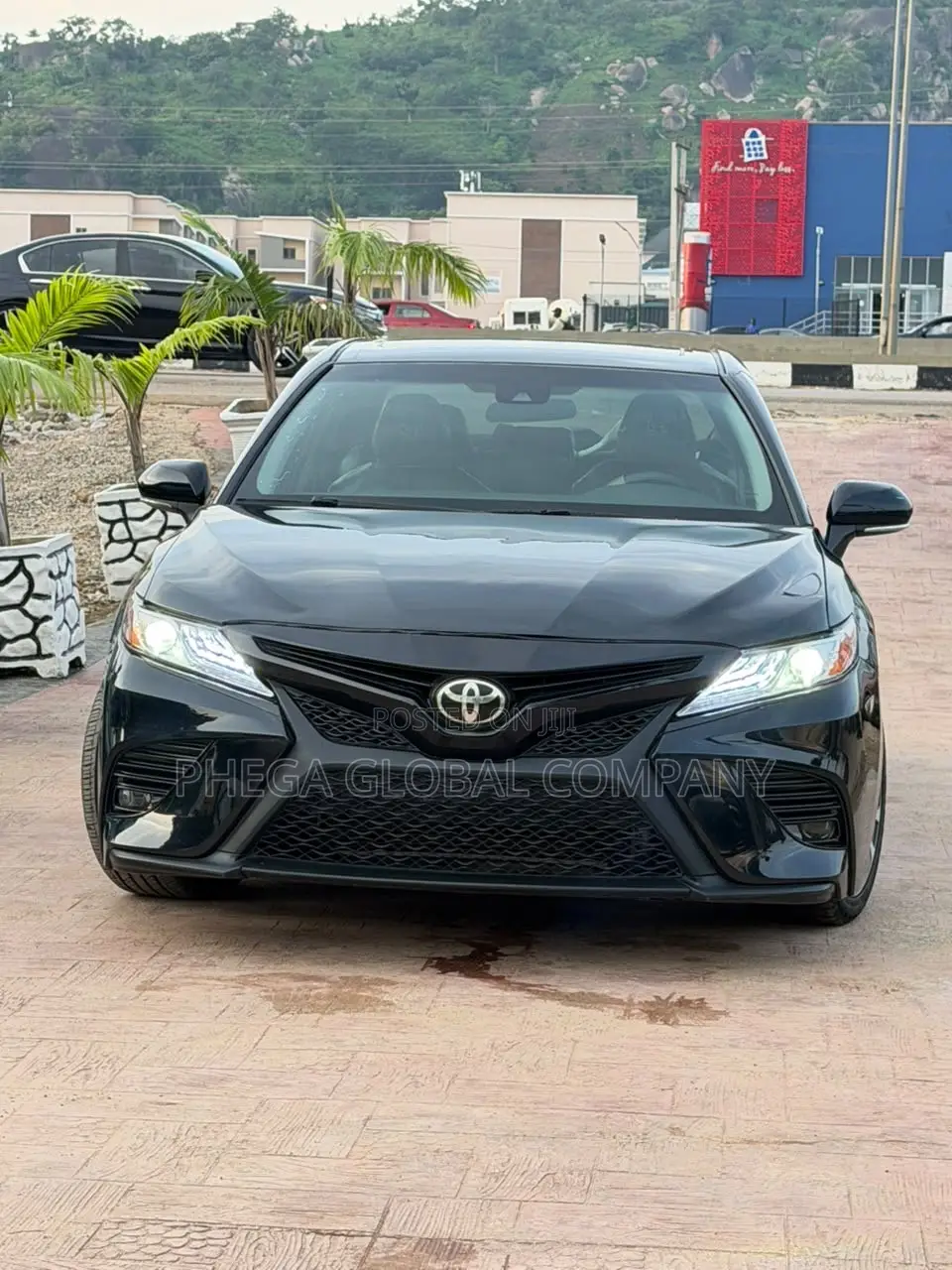 Toyota Camry SE FWD (2.5L 4cyl 8AM) 2018 Black