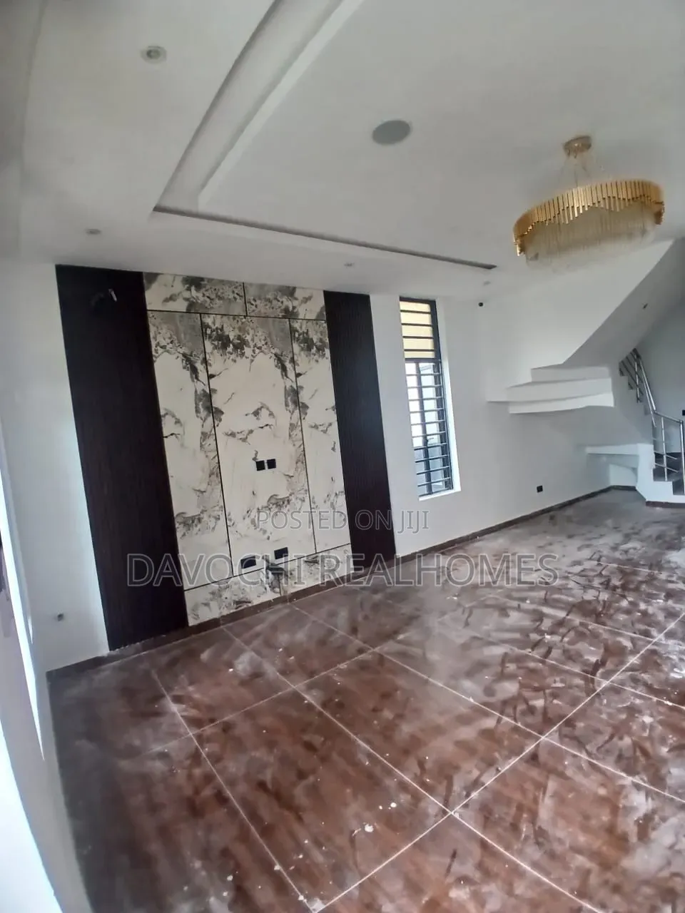 4bdrm Duplex in Chevron for sale