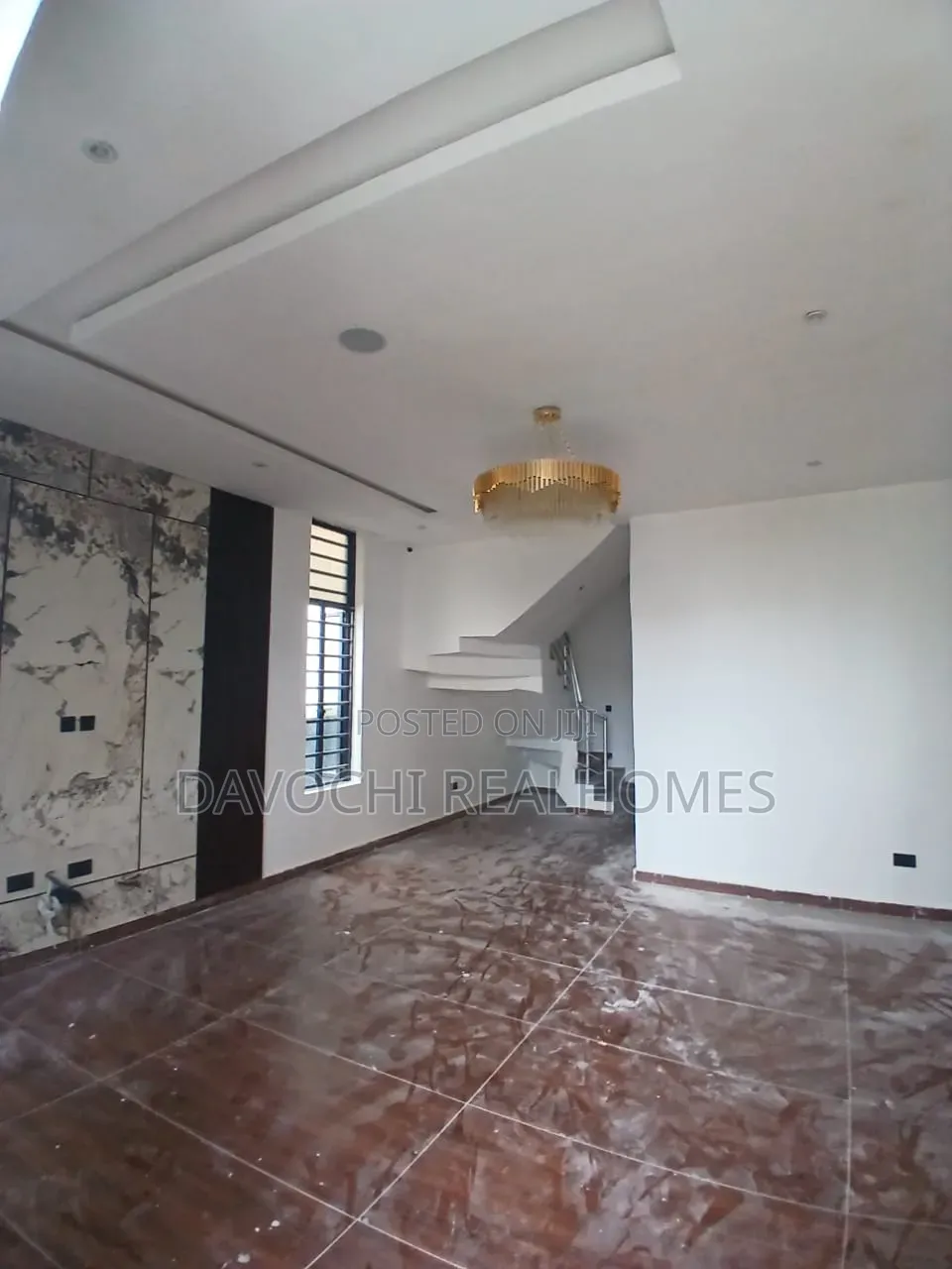 4bdrm Duplex in Chevron for sale