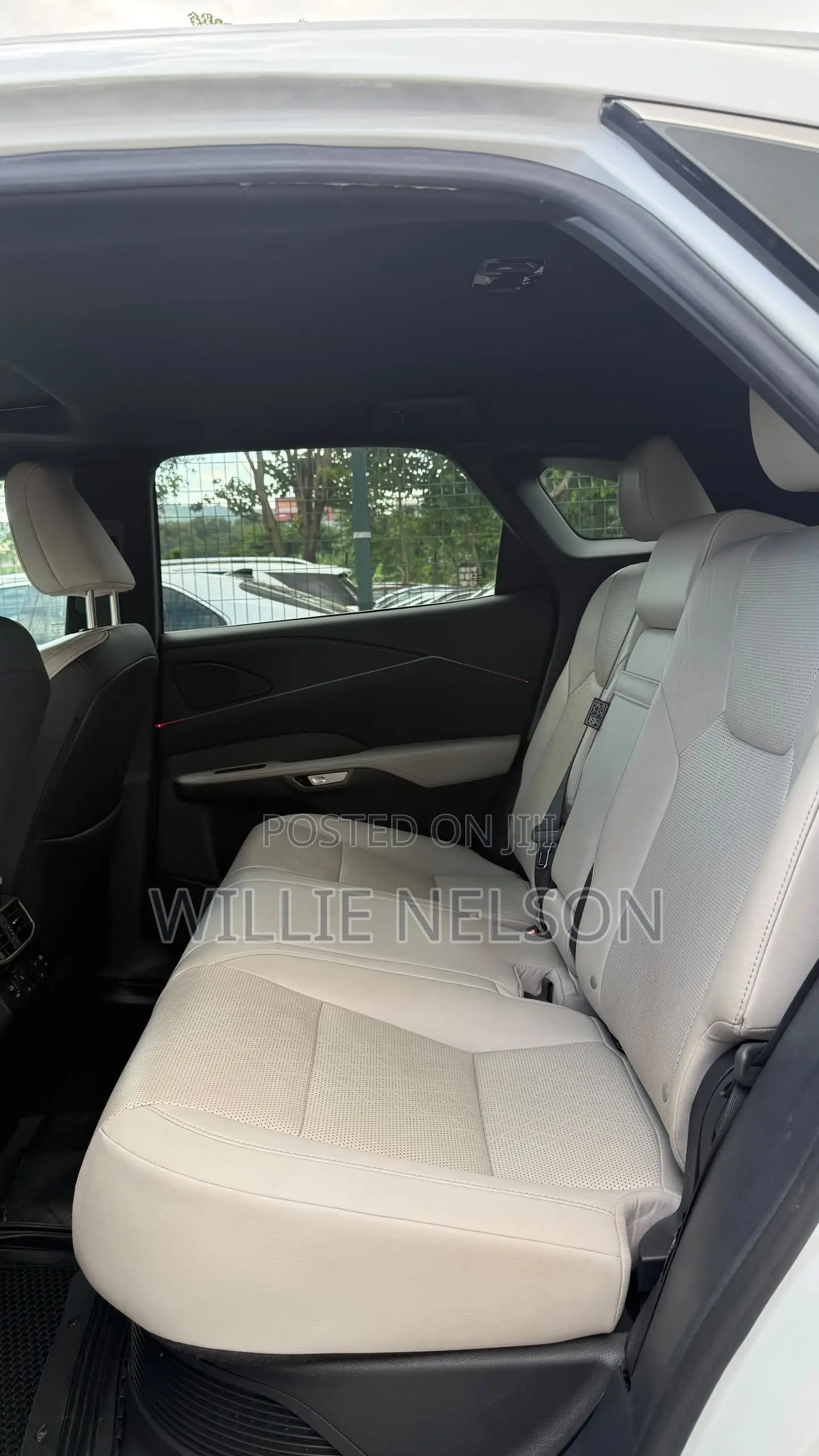 Lexus RX 350h Premium AWD 2023 White
