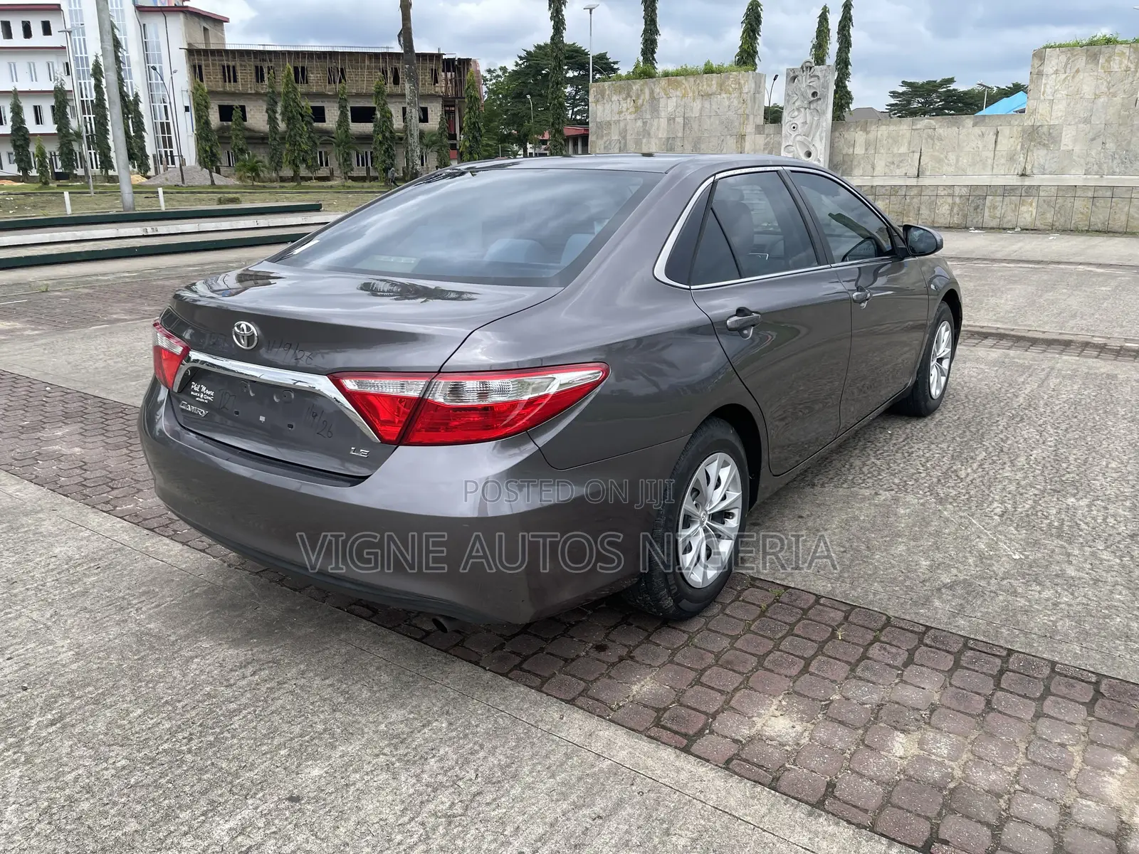 Toyota Camry LE 4dr Sedan (2.5L 4cyl 6A) 2016 Brown