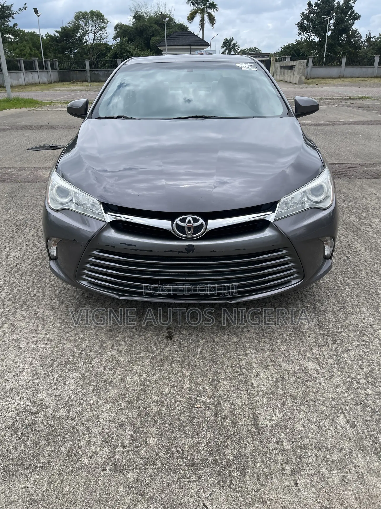Toyota Camry LE 4dr Sedan (2.5L 4cyl 6A) 2016 Brown