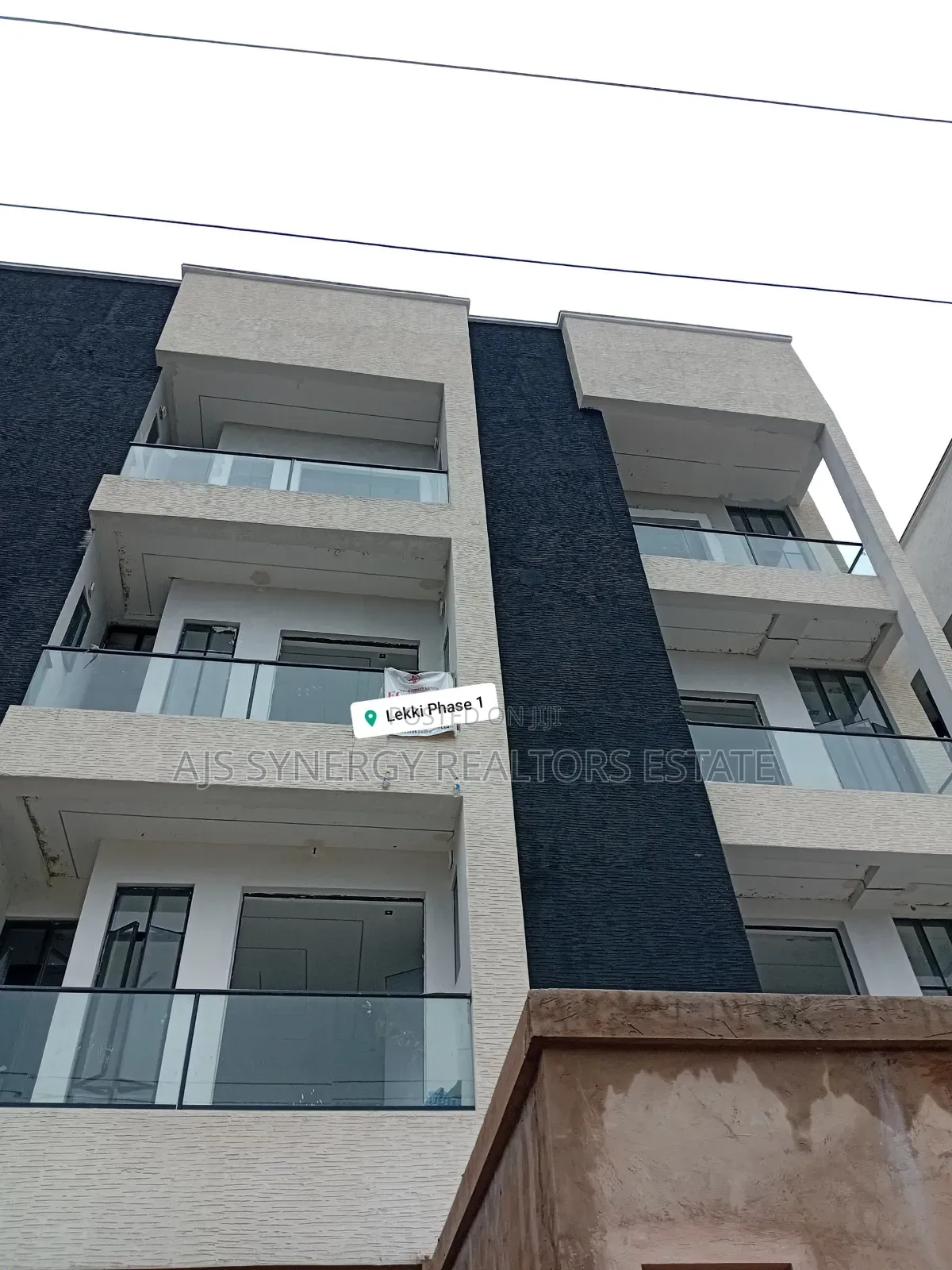 2bdrm Apartment in Lekki Phase 1 for sale