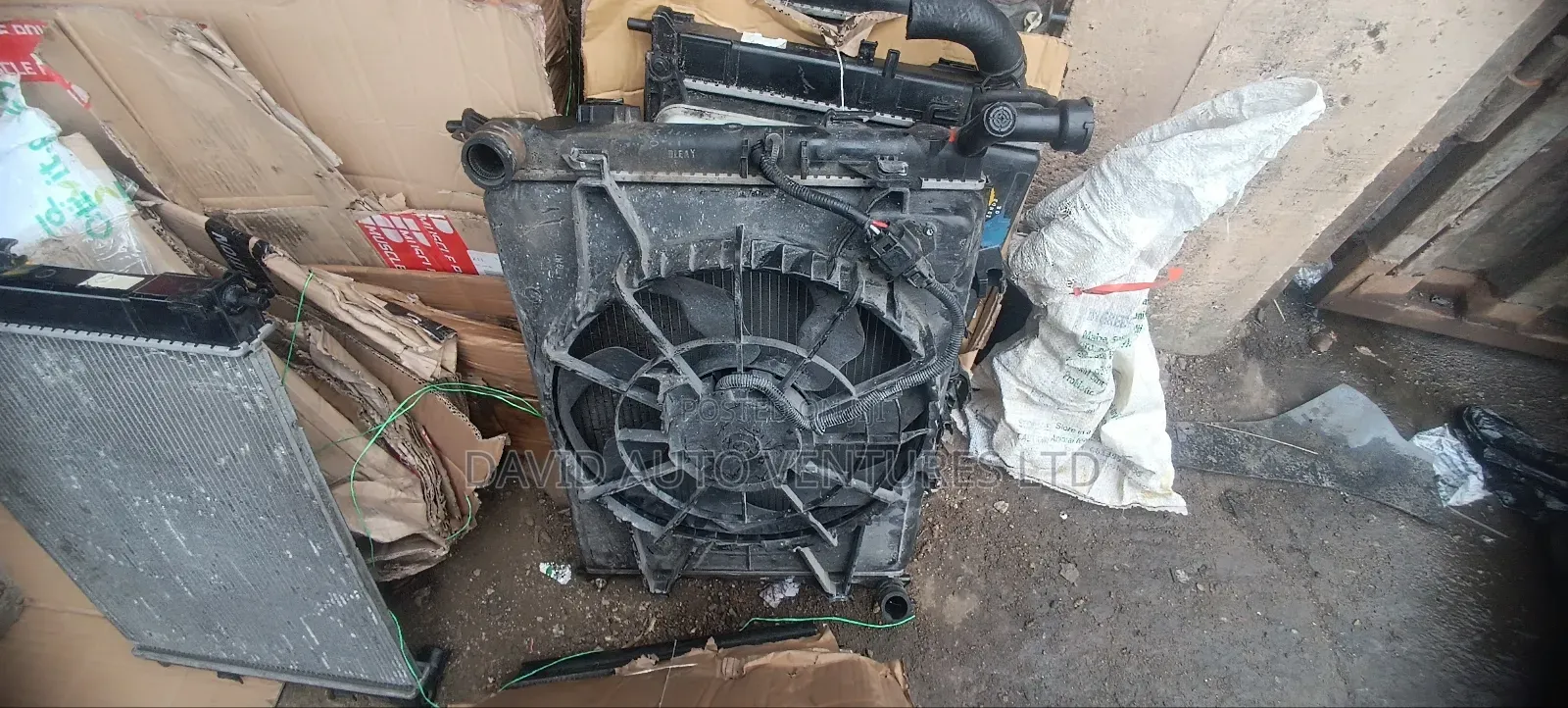 This Hyundai Elantra 2009 Complete Radiator Fan and Condenser