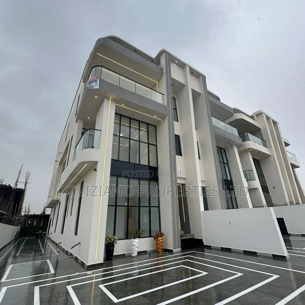 5bdrm Duplex in Lekki Phase 1 for sale