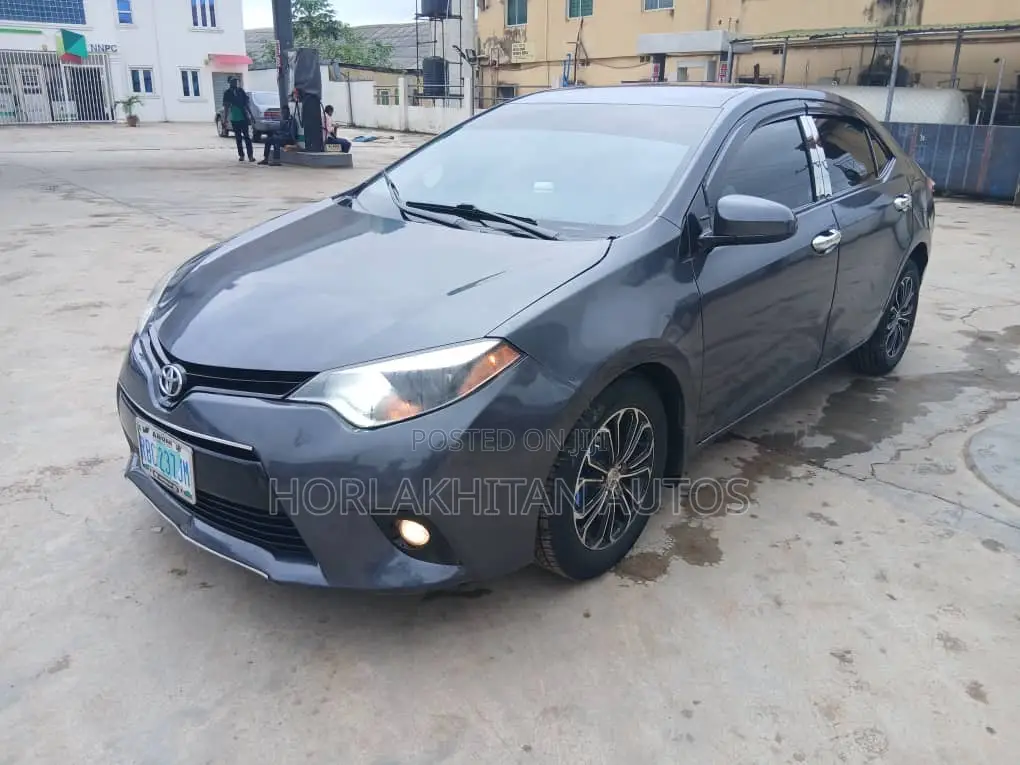 Toyota Corolla LE 4dr Sedan (1.8L 4cyl CVT) 2015 Gray