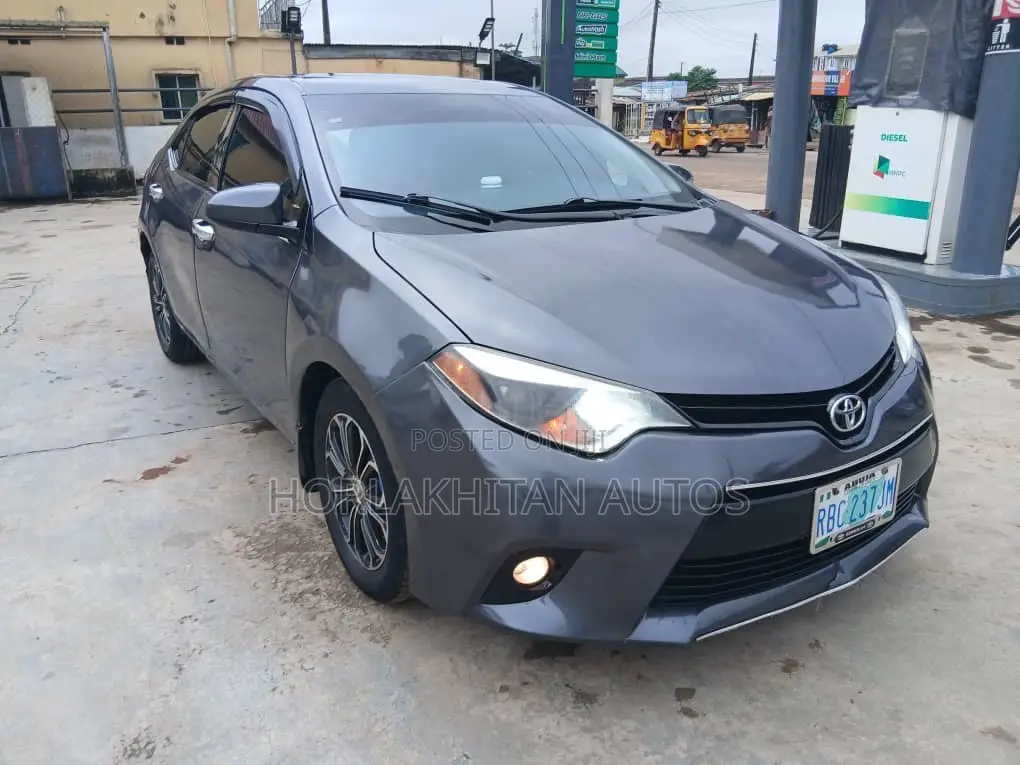 Toyota Corolla LE 4dr Sedan (1.8L 4cyl CVT) 2015 Gray
