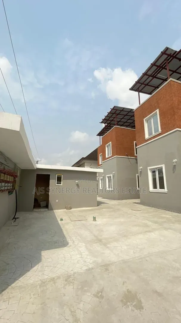2bdrm Duplex in Lekki Phase 1 for sale