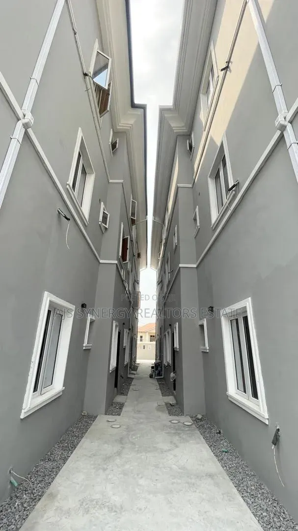 2bdrm Duplex in Lekki Phase 1 for sale