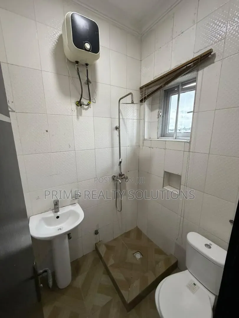 Mini Flat in Lekki Phase 1 for rent