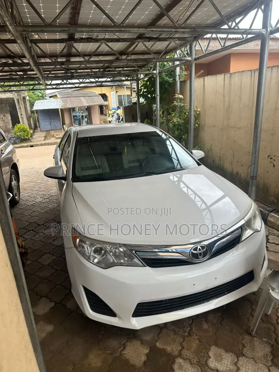 Toyota Camry LE 4dr Sedan (2.5L 4cyl 6A) 2012 White