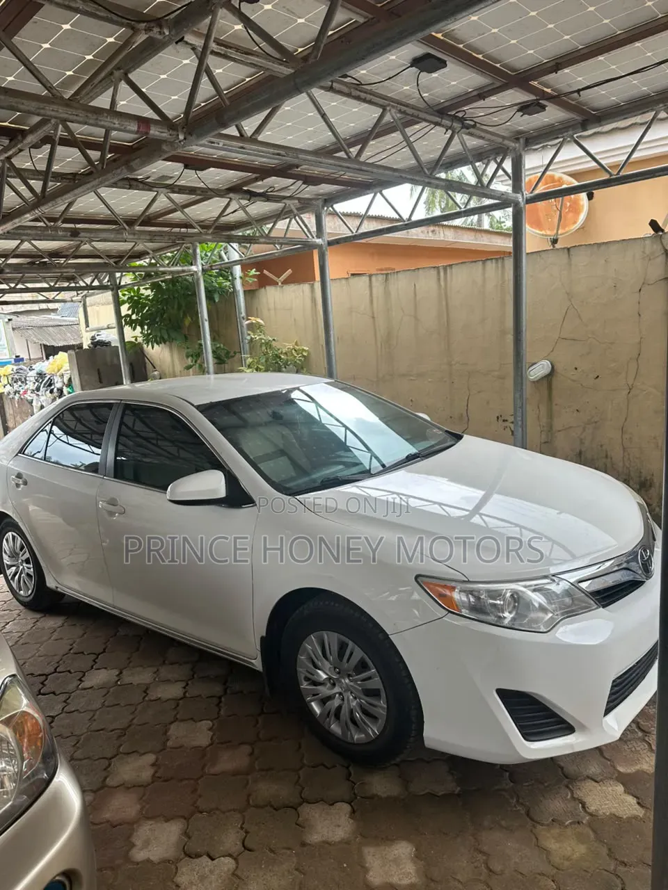 Toyota Camry LE 4dr Sedan (2.5L 4cyl 6A) 2012 White