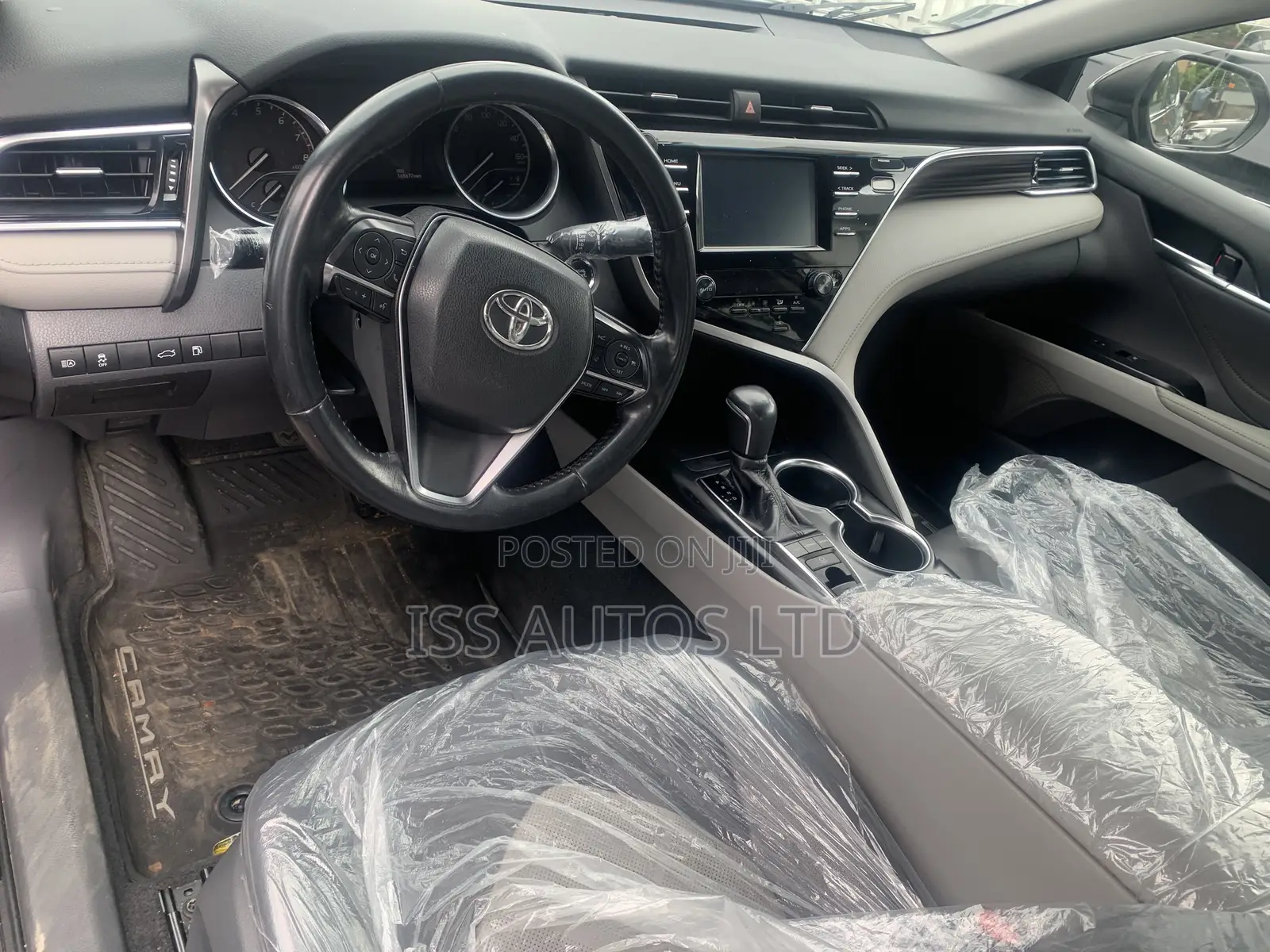 Toyota Camry XLE (2.5L 4cyl 8A) 2019 Gray