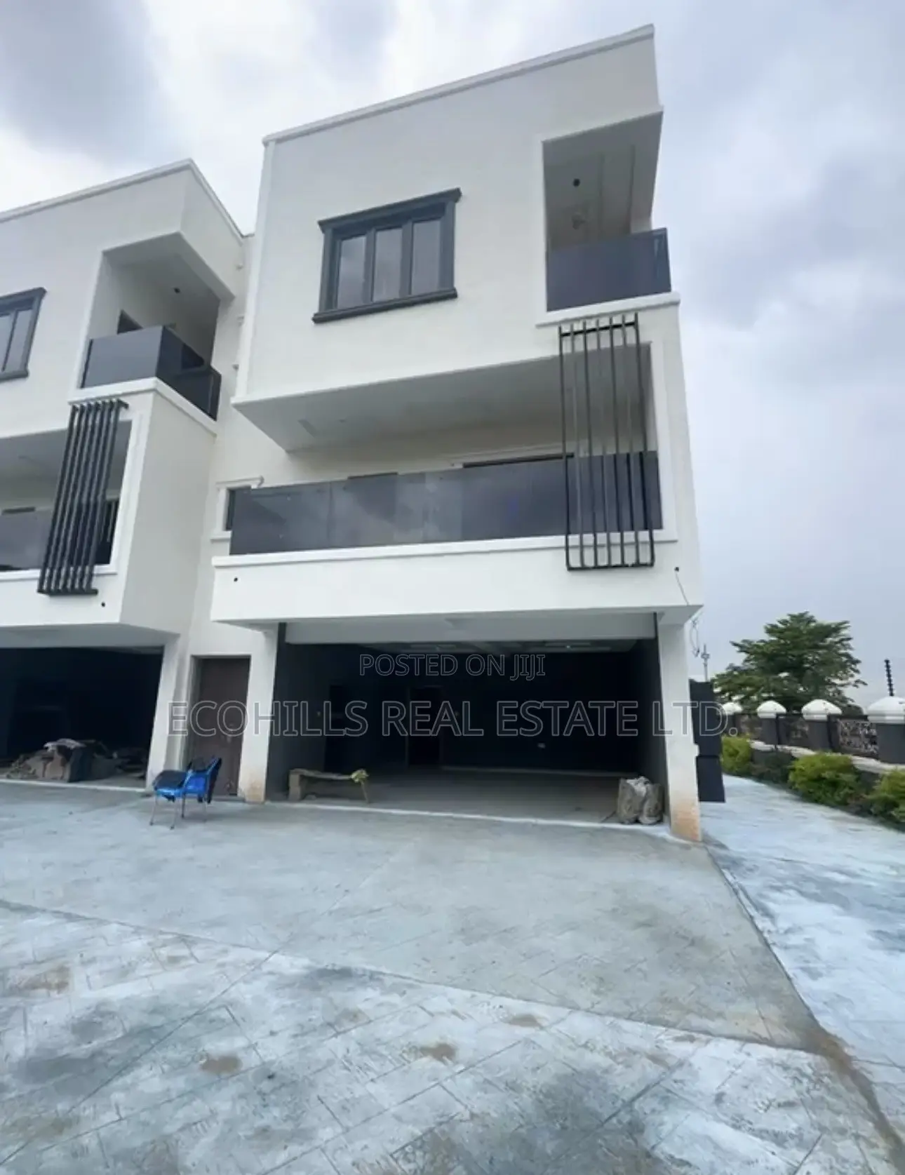 5bdrm Townhouse/Terrace in Guzape Main for sale