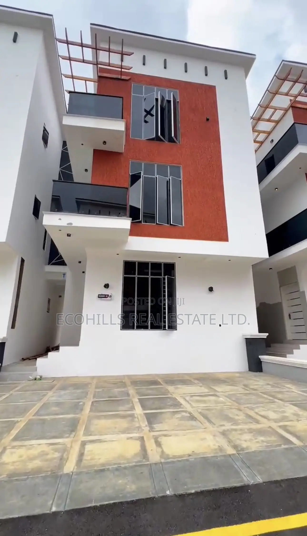 4bdrm Townhouse/Terrace in Utako for sale