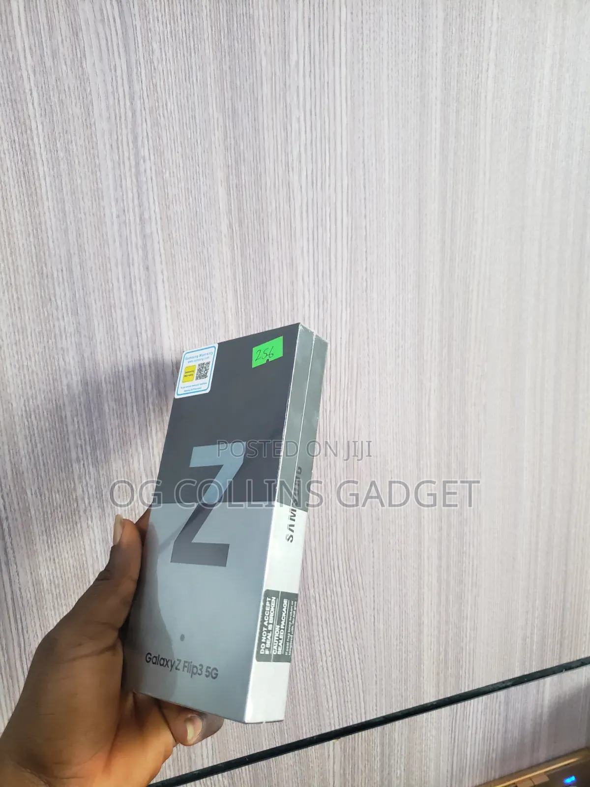 New Samsung Galaxy Z Flip3 5G 256 GB Black
