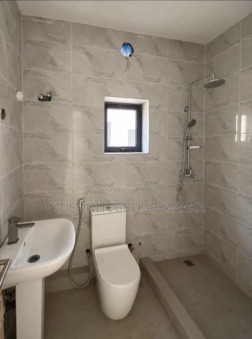 5bdrm House in Benin City for sale