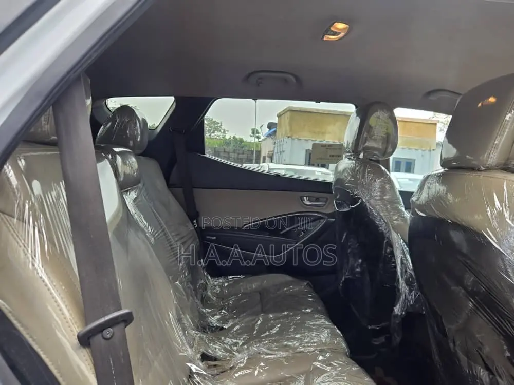 Hyundai Santa Fe 2014 White