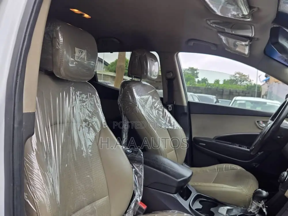 Hyundai Santa Fe 2014 White