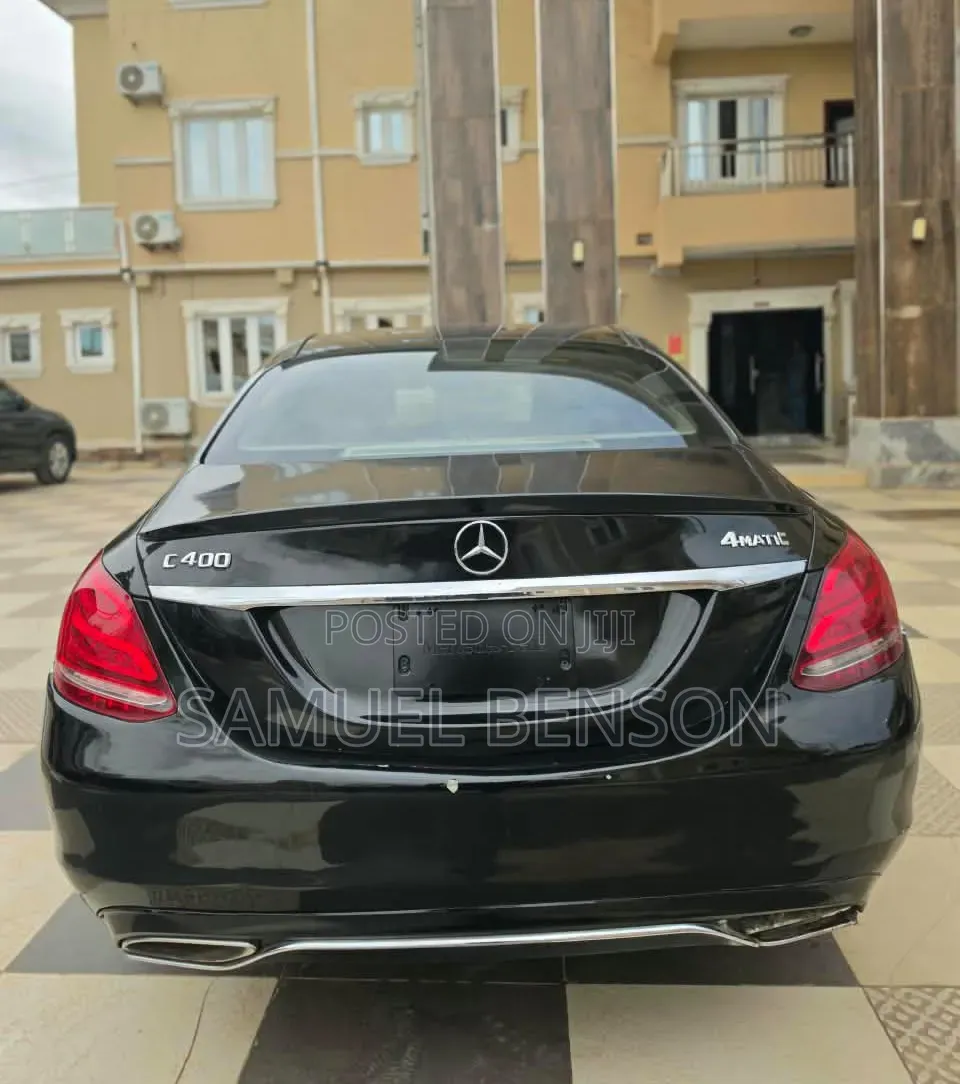 Mercedes-Benz C300 Base AWD 4Matic Sedan (2.0L 4cyl 7A) 2015 Black