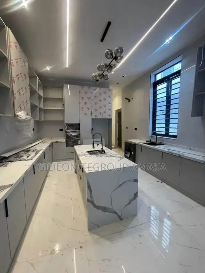 Furnished 4bdrm Duplex in Okhoromi, Off, Benin City for sale