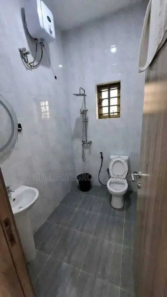 Furnished 4bdrm Duplex in Okhoromi, Off, Benin City for sale