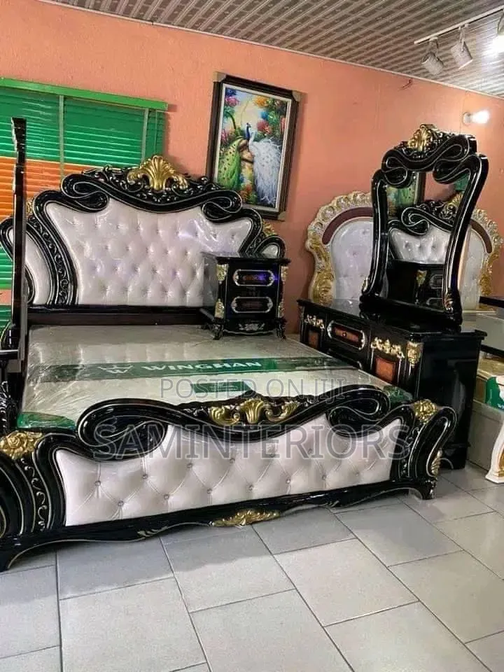 Newly Classic Royal Bed With Dresser
